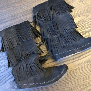 Minnetonka fringe boots